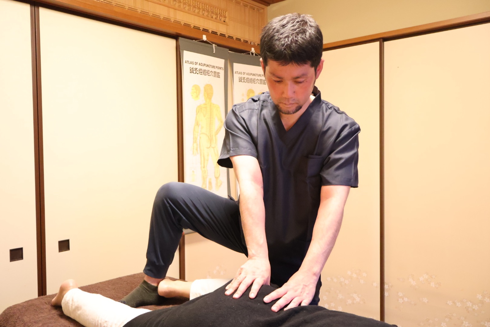 腰痛と股関節の深い関係｜腰を揉んでも改善しない原因は股関節にあるかもしれません